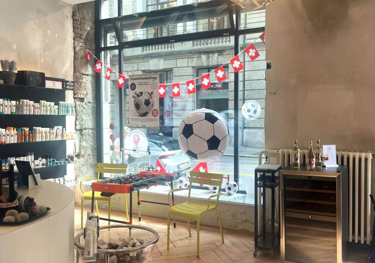 Frauenfussball spielerisch entdecken - auf Schnitzeljagd durch die Luzerner Innenstadt