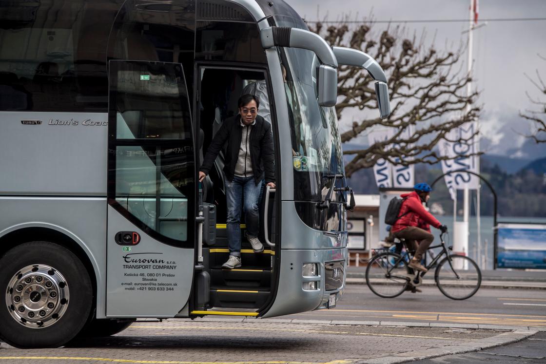 Luzerner Stadtrat befürwortet Anhalte-Gebühr für Cars auf dem Schwanenplatz