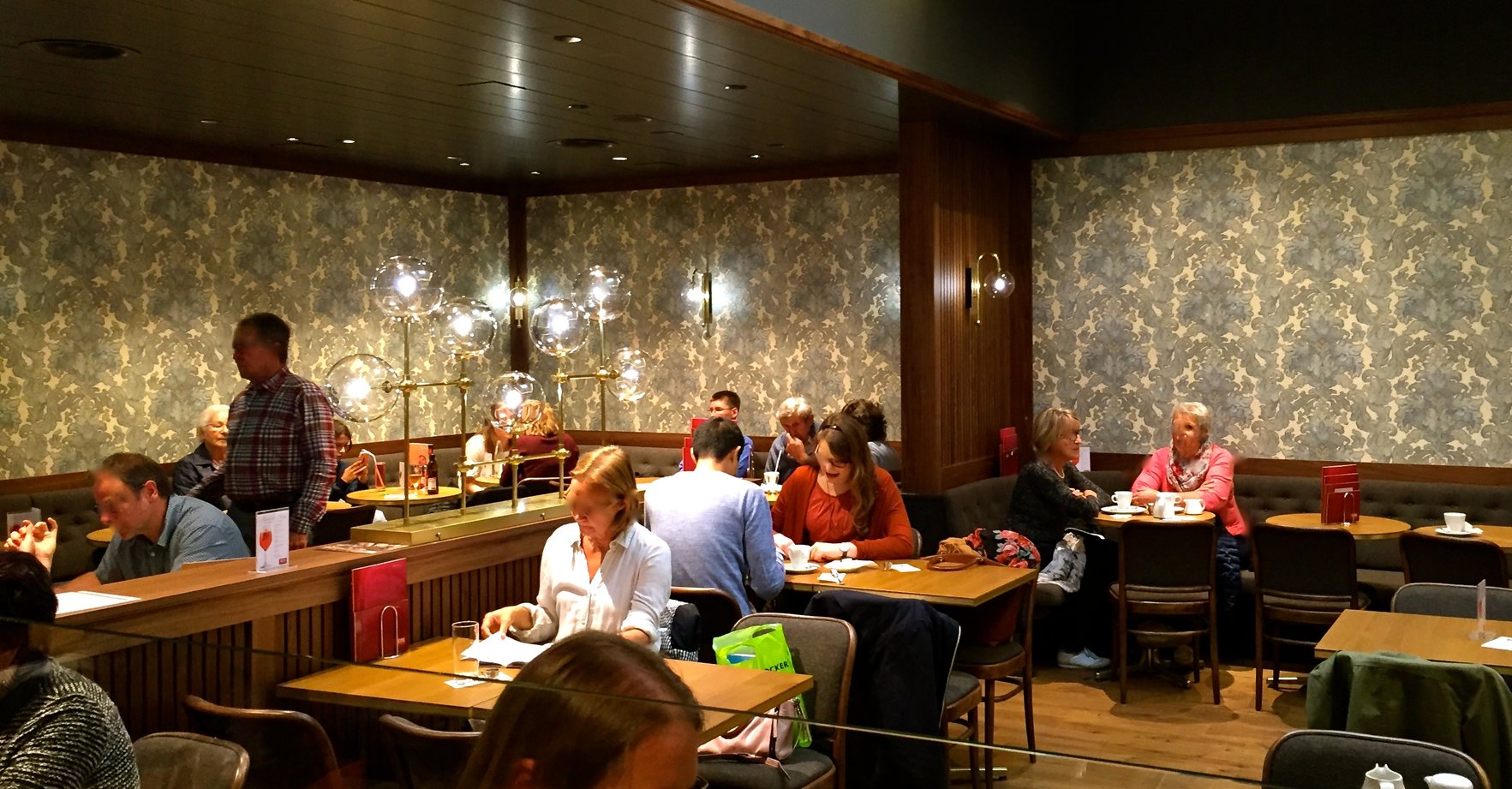 Das Grand Café von Heini am Falkenplatz erstrahlt in neuem Glanz