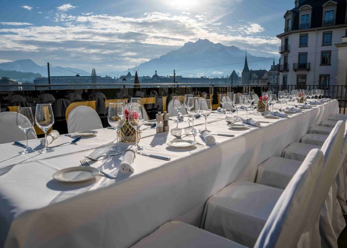 LUZERN LIVE: Lakeside Panorama Lounge