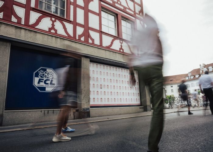 Blau-Weiss in der Altstadt: FCL Pop-up-Store eröffnet im Balthasarhaus