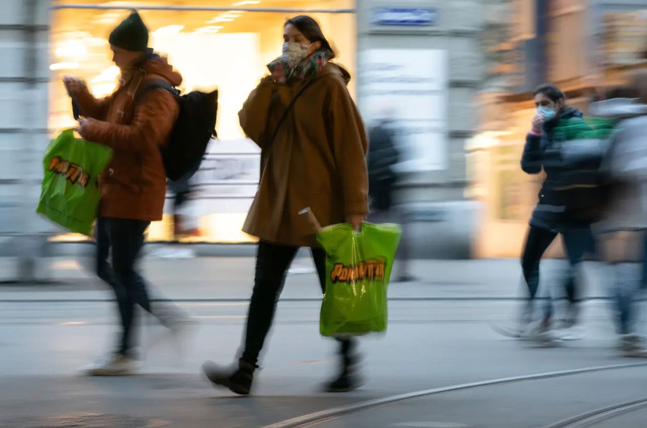 Der Abendverkauf in Schweizer Städten stirbt aus – Corona, Tankstellen-Shops und die Krise der Kleiderläden sind schuld