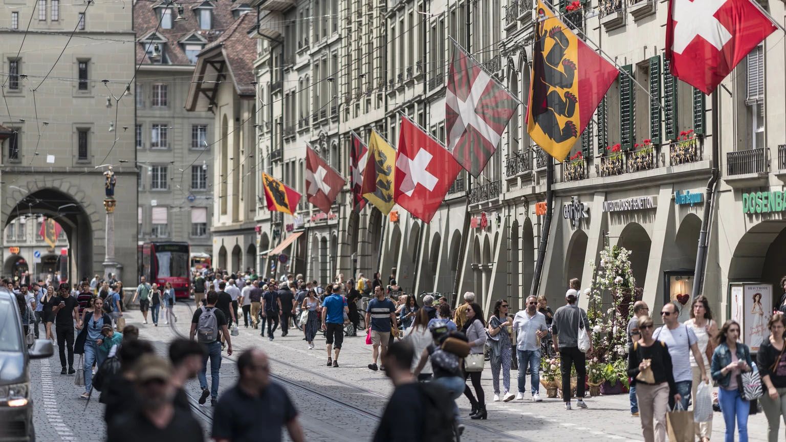 Ab Dezember können Läden in Bern samstags bis 18 Uhr offen bleiben