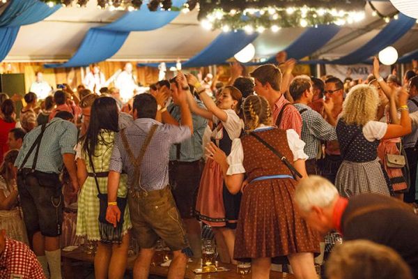 O'zapft is! Lozärner Oktoberfest